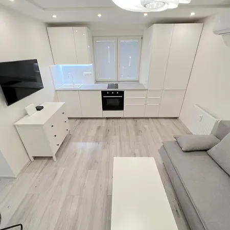 Krasny - V Novom Meste Appartement *